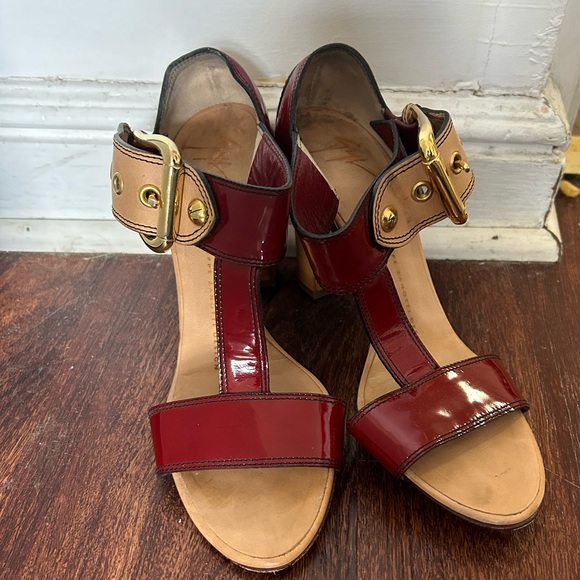 Giuseppe Zanotti Design red patent leather T strap heels - Picture 4 of 5